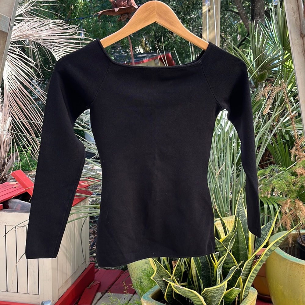 H&M stretchy black boat neck long sleeve shirt